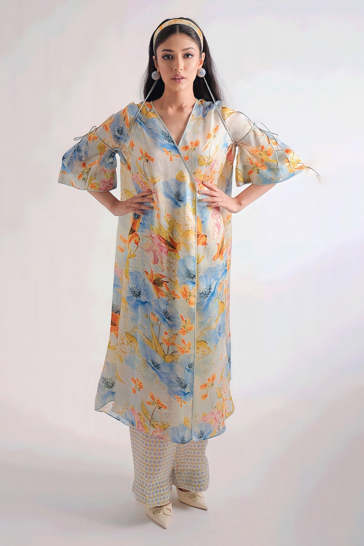 Kaftan Paired With Flare Pants
