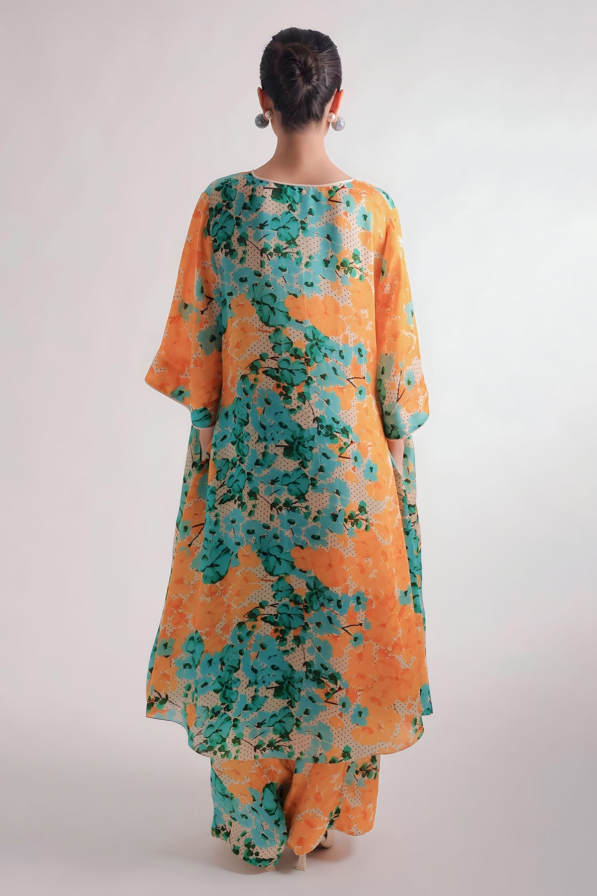 Kaftan Paired With Flare Pants